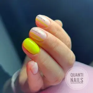 żółty manicure hybrydowy, salon manicure Gdańsk