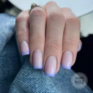 fioletowy french manicure hybrydowy, salon manicure Gdańsk