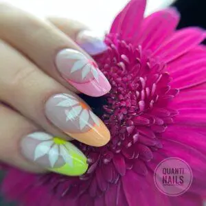 french manicure z wzrorkami- wykonanie salon manicure Gdańsk Quanti Nails