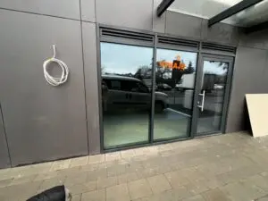 Salon Manicure i Pedicure na zewnętrz stan deweloperski